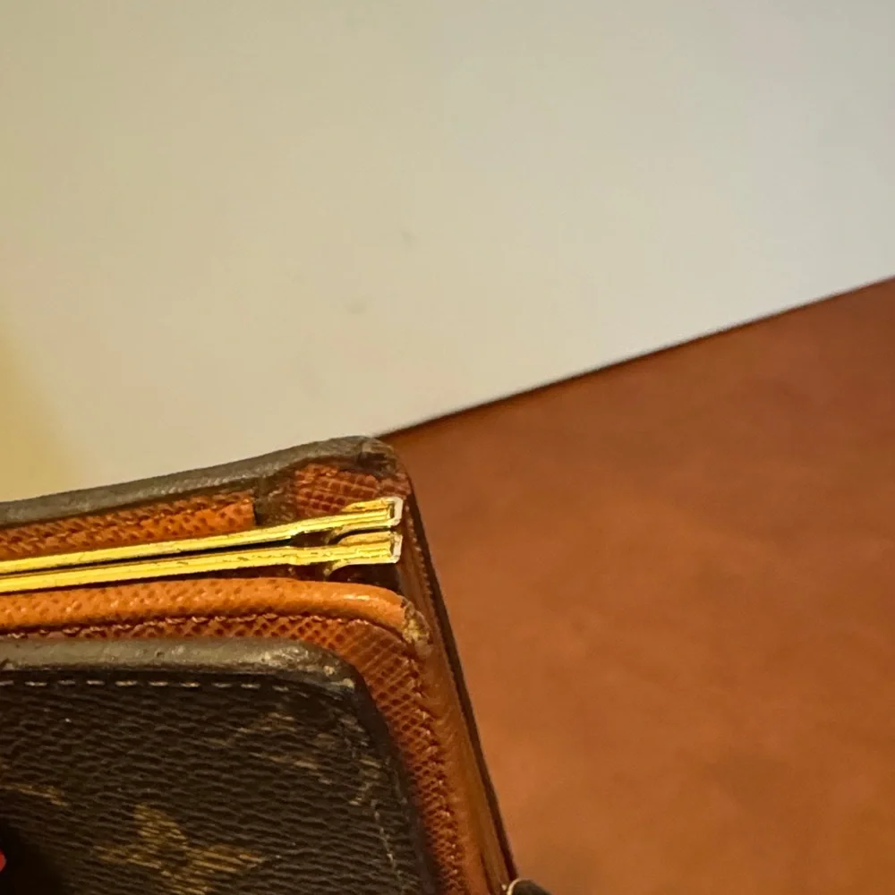 Louis Vuitton Classic Monogram Vintage Wallet - Picture 11 of 16